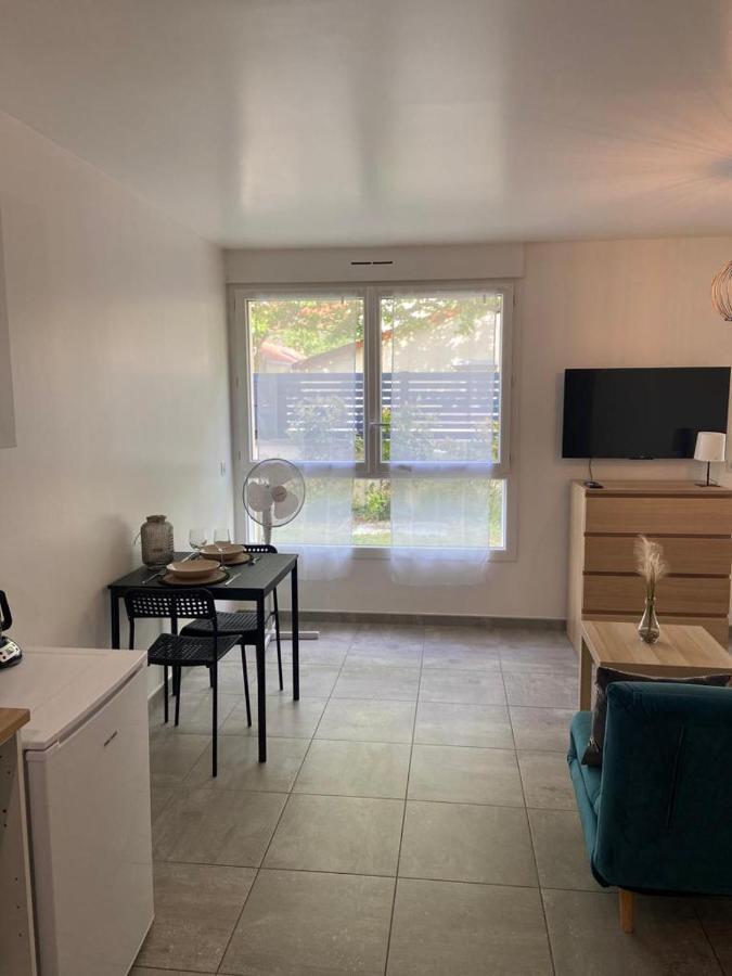 Grand Studio Neuf Aulnay-sous-Bois Exteriör bild